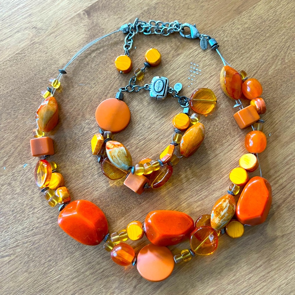 Set: necklace and bracelet
